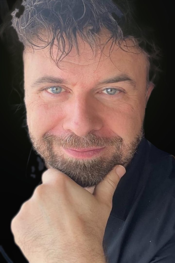 Roberto Lorusso im schwarzen Hemd